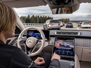 Mercedes supera Tesla