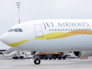 Jet Airways sospende tutti i voli