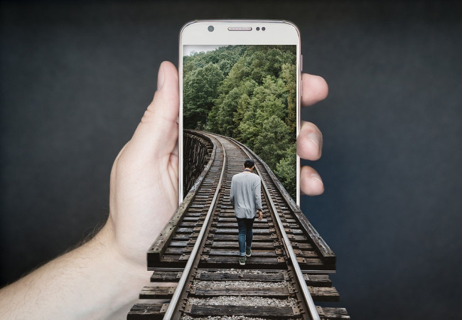 È boom di smartphone: nel 2020 saranno 660 milioni