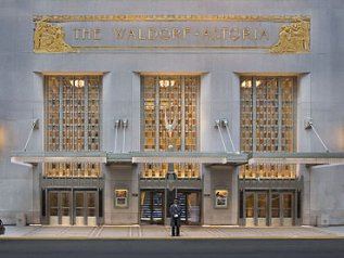 Waldorf Astoria in vendita, simbolo del Risiko immobiliare cinese negli Usa