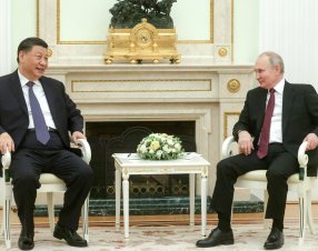 Xi da Putin: chi usa chi?