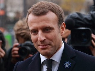 Macron: “I Paesi europei rischiano di diventare vassalli degli Usa”