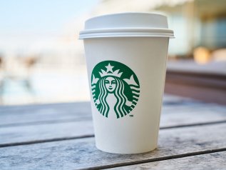 Business del caffè, Nestlé paga 7,15 mld di dollari a Starbucks