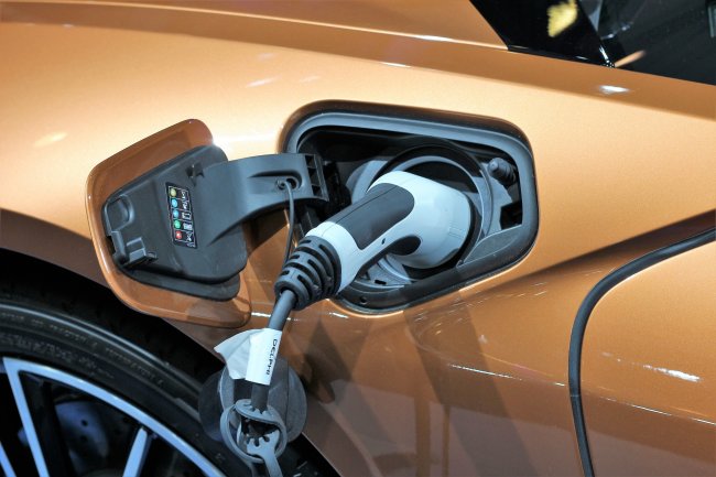 Boom delle auto elettriche