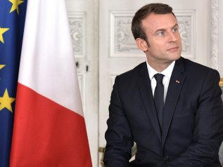 Macron prova a far decollare le sue idee. Ma i piloti lo fanno atterrare