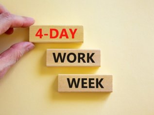La settimana corta è una fregatura per i lavoratori? E per le imprese?