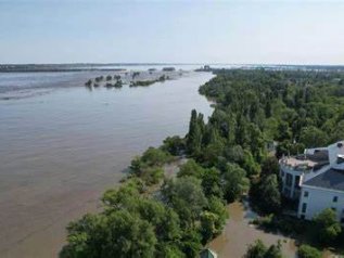 Fatta saltare la diga a Kakhovka. Uno tsunami allaga l’Ucraina