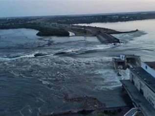 Kherson sotto 3 metri d’acqua