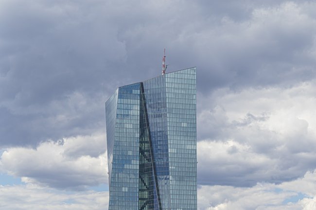 Bce: “L’inflazione resterà troppo elevata ...”