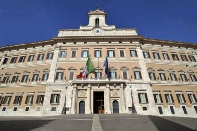 Con il salario minimo a 9 euro retribuzioni più alte per 3 milioni di lavor