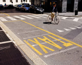 Un Paese che resta ostaggio di tassisti e balneari