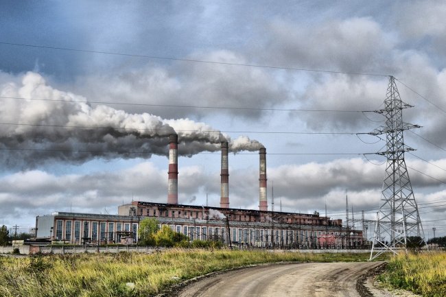Il 99 per cento della popolazione respira aria oltre i limiti