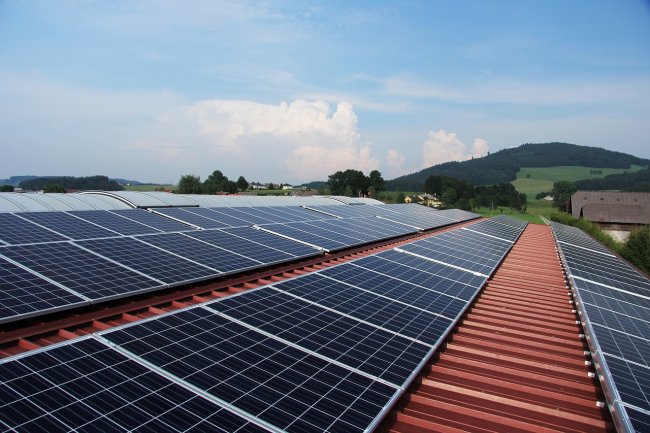 Il governo liberalizza l’installazione dei pannelli solari