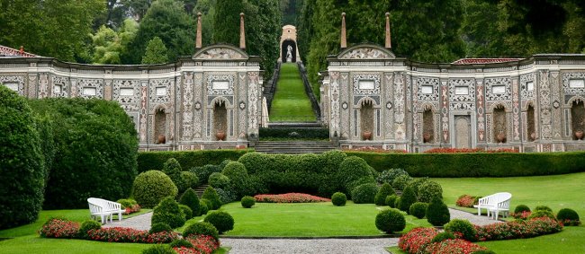 La ricetta di banchieri e industriali. Altro che porti chiusi...