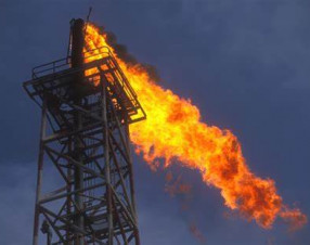 Arabia e Russia estendono a fine anno i tagli alla produzione di petrolio