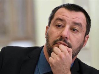 Salvini: “Non escludo l’uso della marina militare”