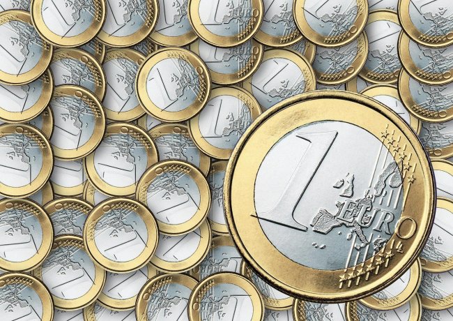 Inflazione, scende al 4,3%. Ma in Italia il carrello della spesa vola