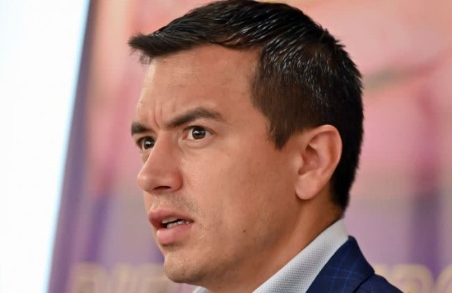 Il nuovo presidente è l’outsider Daniel Noboa