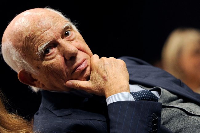 “L’Italia si appresta a vendere la rete fissa Tim al fondo KKR per 23 mld”
