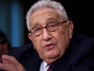 Scompare all’età di 100 anni Henry Kissinger
