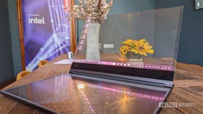 Il notebook trasparente di Lenovo irrompe a Barcellona