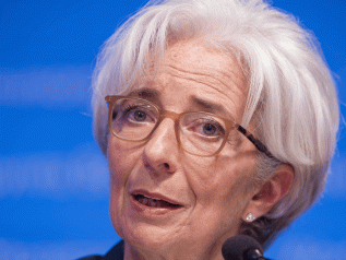 Per Lagarde l’inflazione scende, ma i salari stanno salendo troppo
