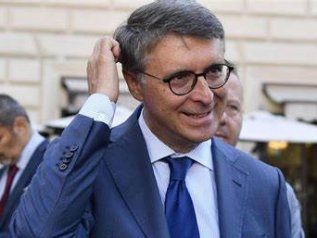 Cantone: “Numeri mostruosi. C’è un verminaio”. Scaricati 33.528 file