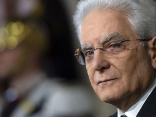 Scontro istituzionale, la crisi è nelle mani di Mattarella