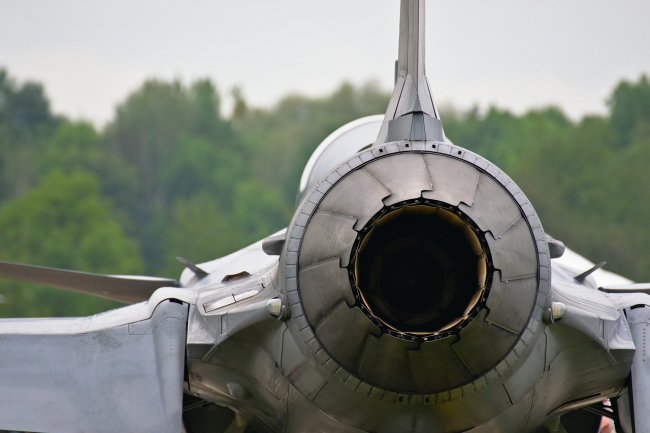 Putin: “Colpiremmo gli F-16 anche in aeroporti Nato”