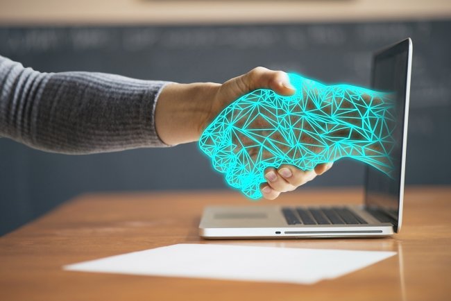 Meglio tassare i robot o erogare un dividendo di base universale?