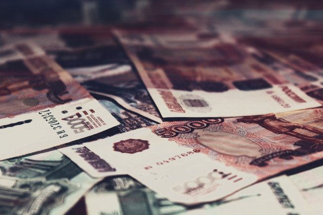 Ecco come le banche occidentali fanno ricco Putin e la Russia