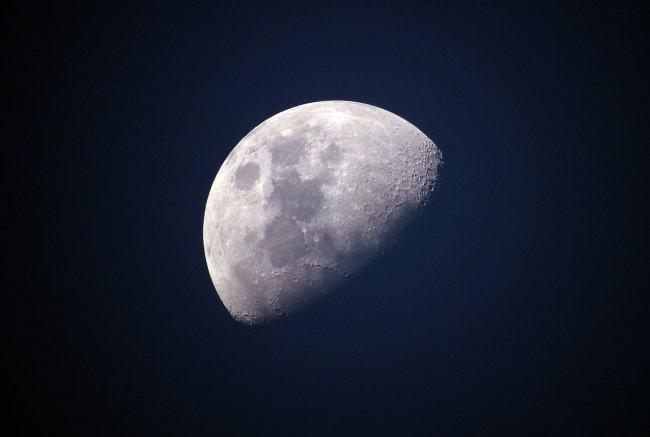 La sonda lunare cinese è atterrata sul lato nascosto del satellite