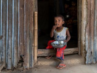 Più di un bimbo su quattro soffre di grave povertà alimentare