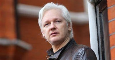 Assange è libero. Ha già lasciato il Regno Unito