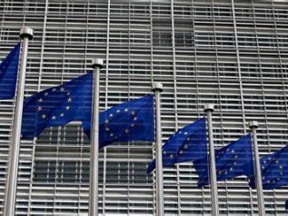 Bonifici istantanei si cambia. Stop agli extra costi