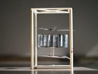 Gli scienziati cinesi realizzato un micro drone a energia solare