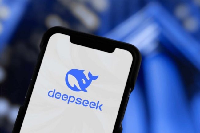 DeepSeek (IA cinese) supera ChatGPT
