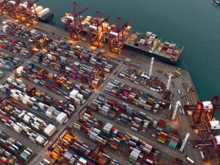 Scende l’export e sale l’import