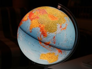 Per disinnescare i dazi Pechino punta sui consumi interni. E su un Pil al 5