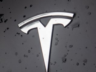 Cosa sta succedendo a Tesla?