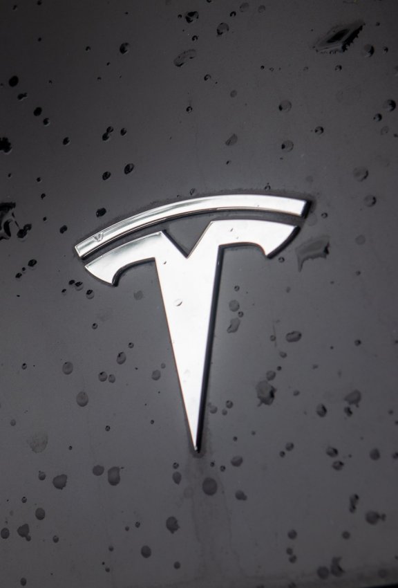 Cosa sta succedendo a Tesla?