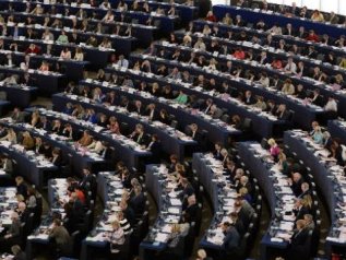 Via libera al piano per il riarmo