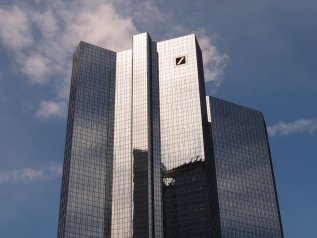 Deutsche Bank, il gigante che soffre non supera gli stress test