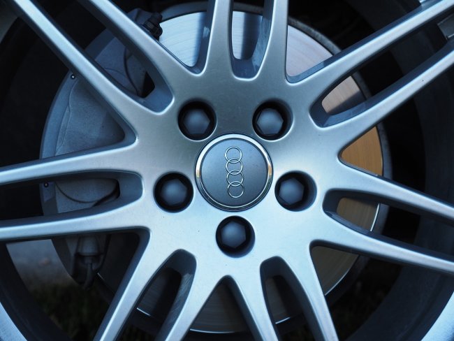 Audi taglia 7.500 posti. Risparmi da un miliardo all’anno. “Sfi