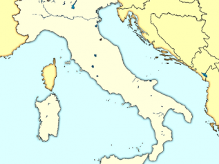 Il reddito annuale medio delle famiglie aumenta ma in realtà si riduce