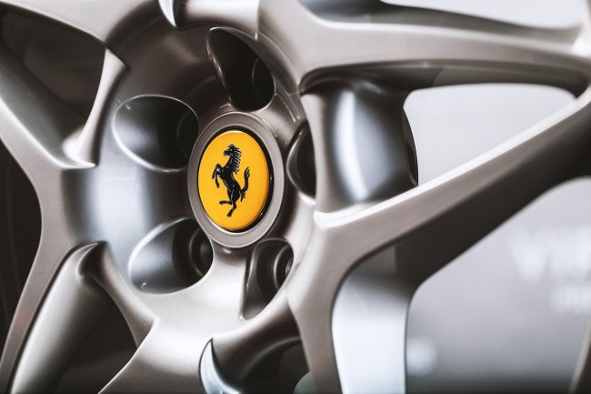 Ferrari risponde ai dazi Usa con aumenti dei prezzi fino al 10%