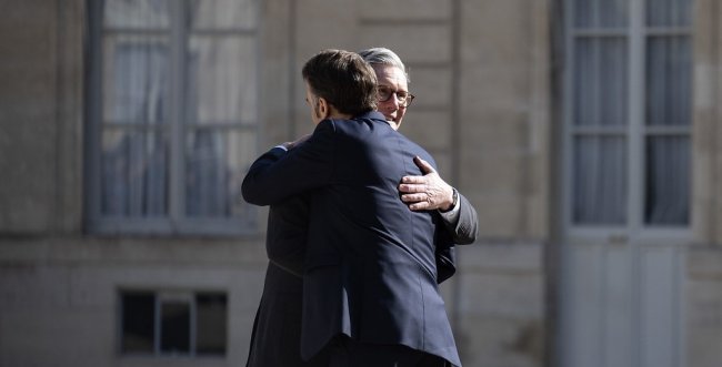 Asse Londra-Parigi: “Putin finge. Le sanzioni restano”
