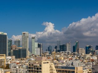 Perché nessuno ferma Israele