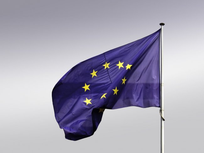 L’Ue guadagna tempo, ma il 15 aprile scattano i contro-dazi al 25%