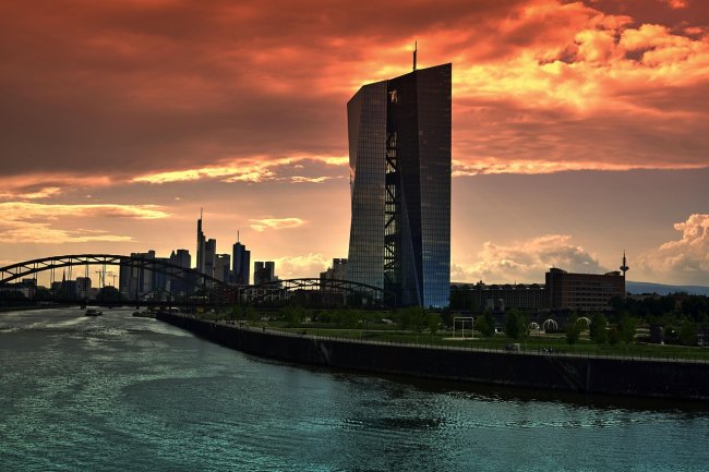 Bce: “Prospettive peggiorate per le tensioni commerciali”